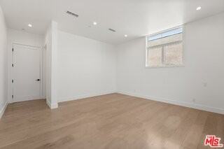 730 Indiana Ave - Photo 5 of 8