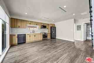 1309 N Sycamore Ave #1-2 - Photo 2 of 8