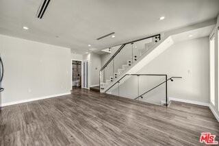 1309 N Sycamore Ave #1-2 - Photo 6 of 8