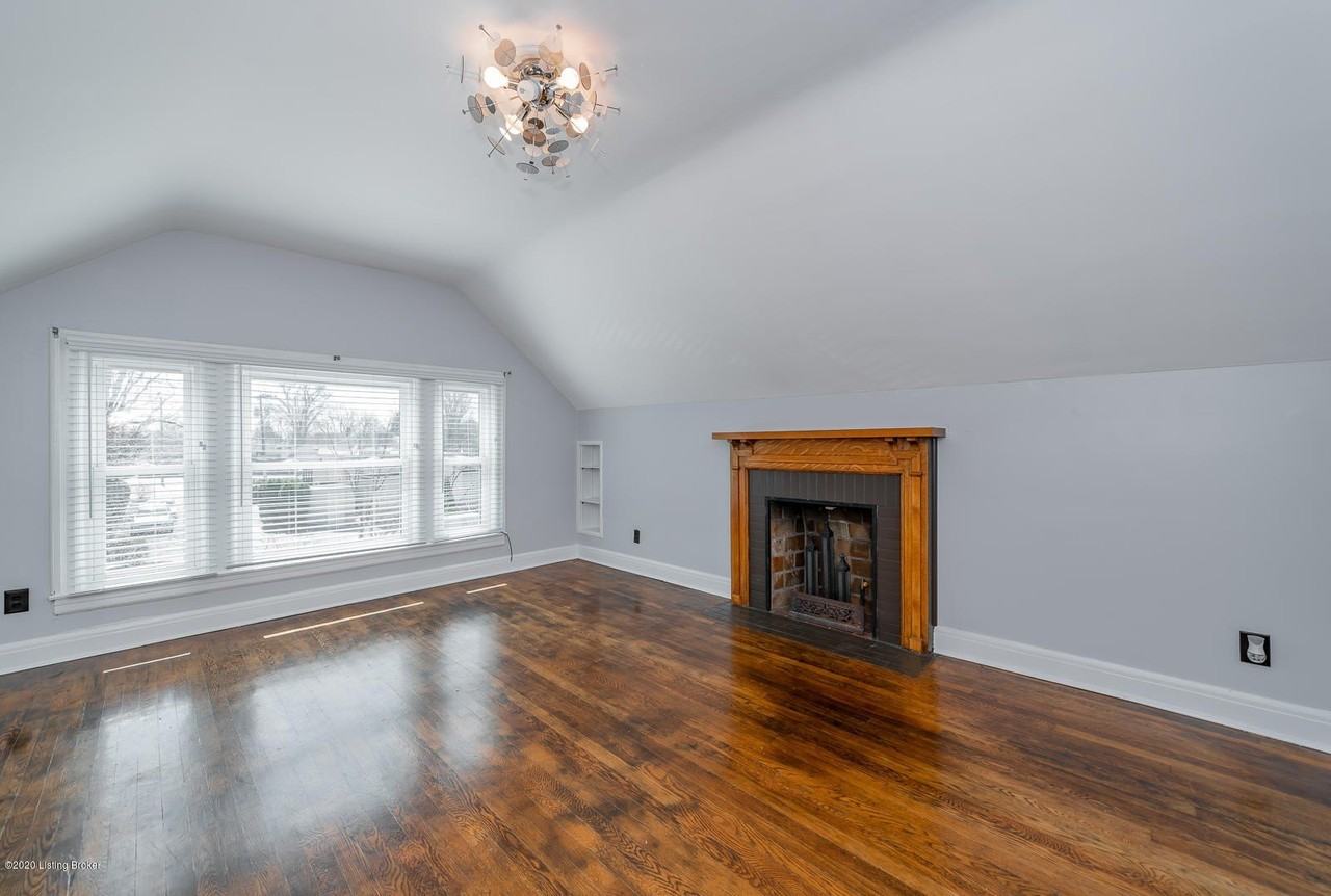 2011 Woodbourne Ave #2 - Photo 4 of 28