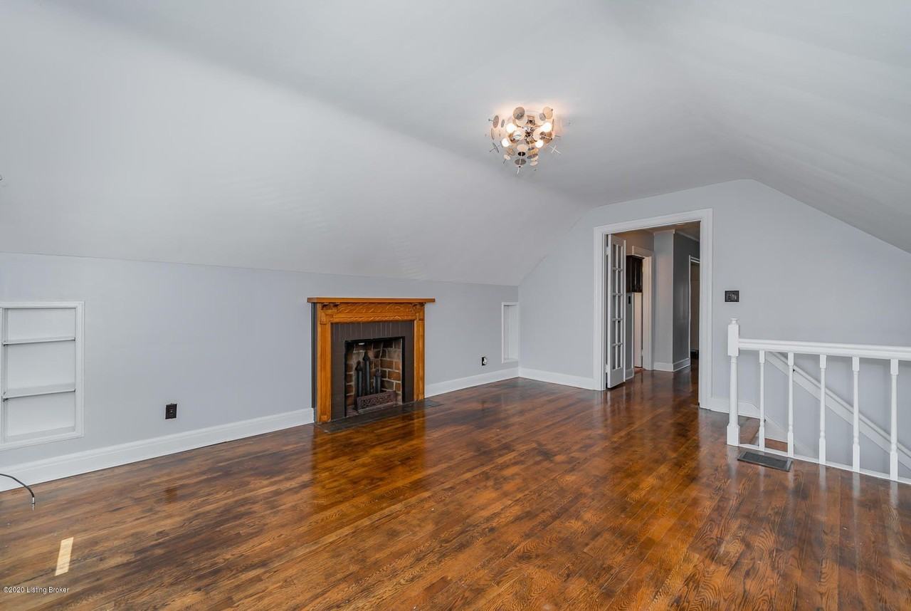 2011 Woodbourne Ave #2 - Photo 6 of 28