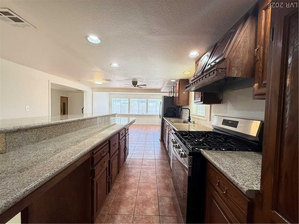 7227 Limestone Rd - Photo 7 of 31