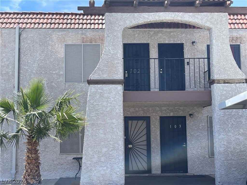 524 Fir St #102
