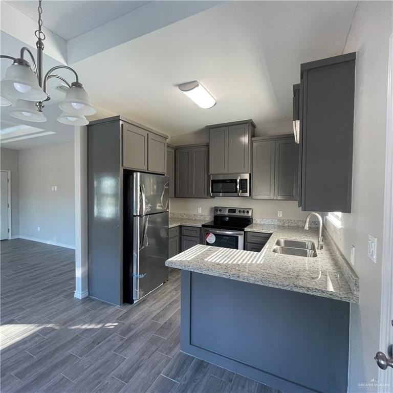 418 E 3rd St #6 - Photo 2 of 5