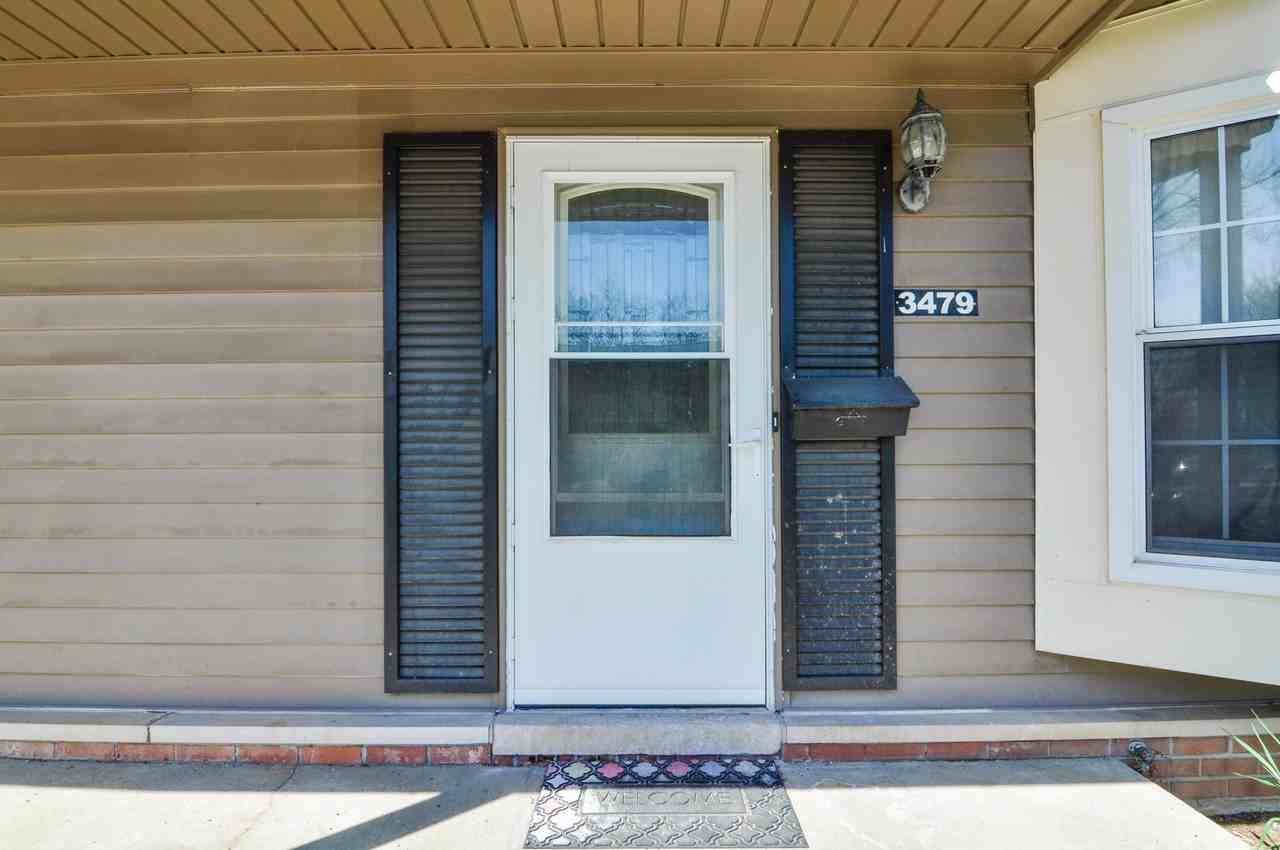 3479 Burbank Dr - Photo 3 of 50