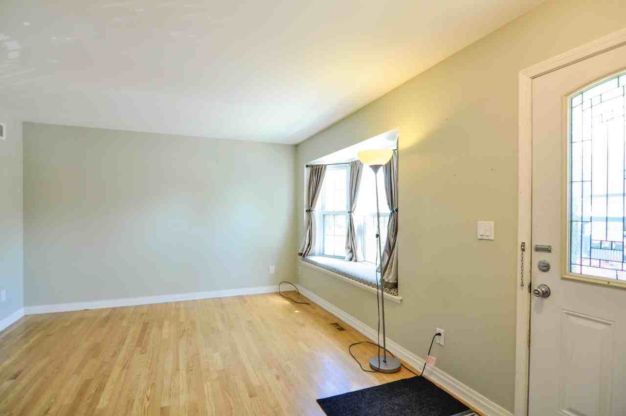 3479 Burbank Dr - Photo 6 of 50