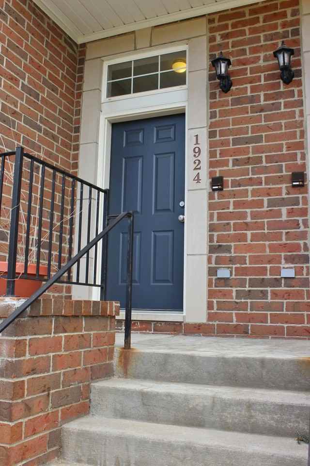 1924 Lindsay Ln - Photo 3 of 20