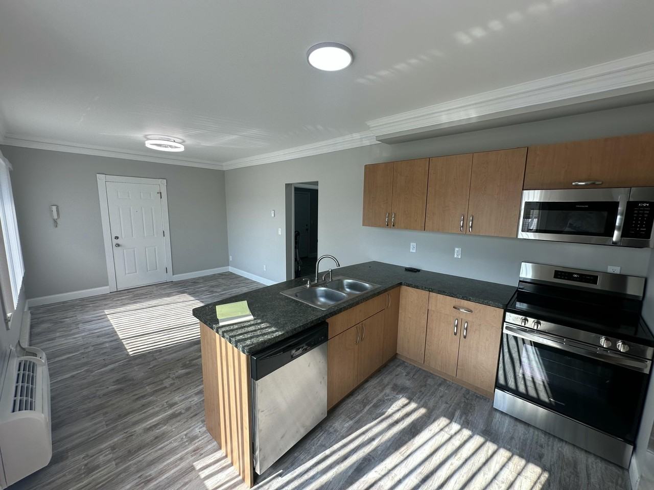 17161 Telegraph Rd - Photo 3 of 18