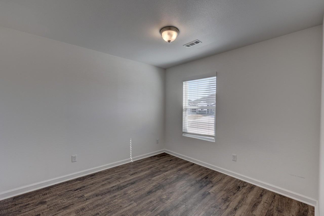 310 Alex Jordan Dr - Photo 4 of 27