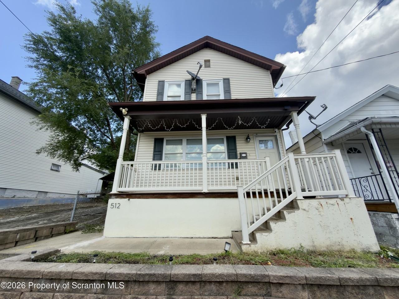 512 Emmett St