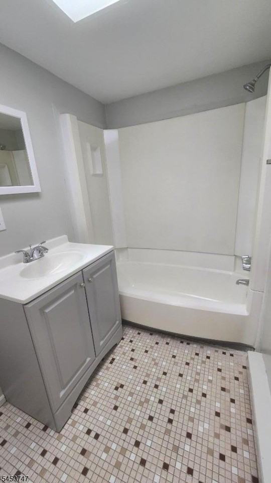 369 Washington Ave - Photo 2 of 14