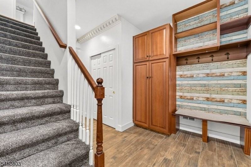 262 Prospect Ave - Photo 4 of 41
