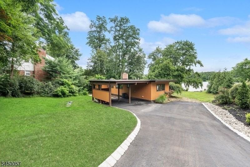 24 Fayson Lake Rd - Photo 4 of 29