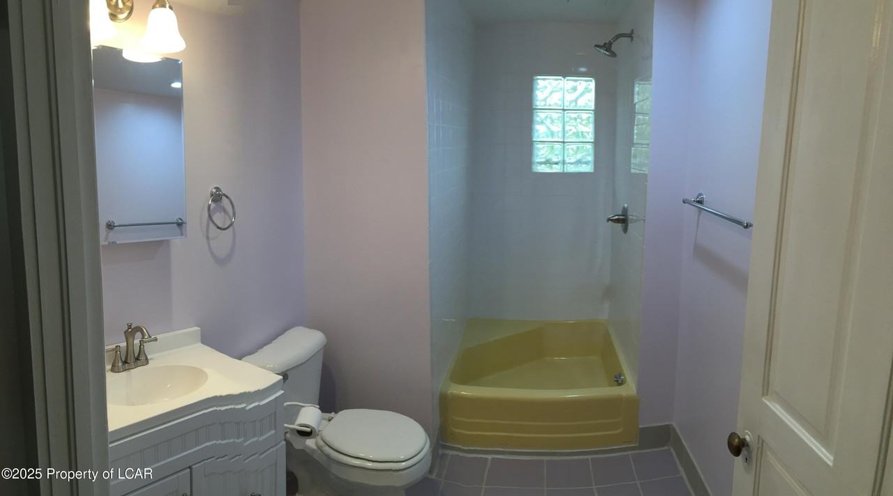 66 Park St - Photo 4 of 21