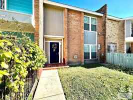 featured image of 3908 Las Palmas Cir