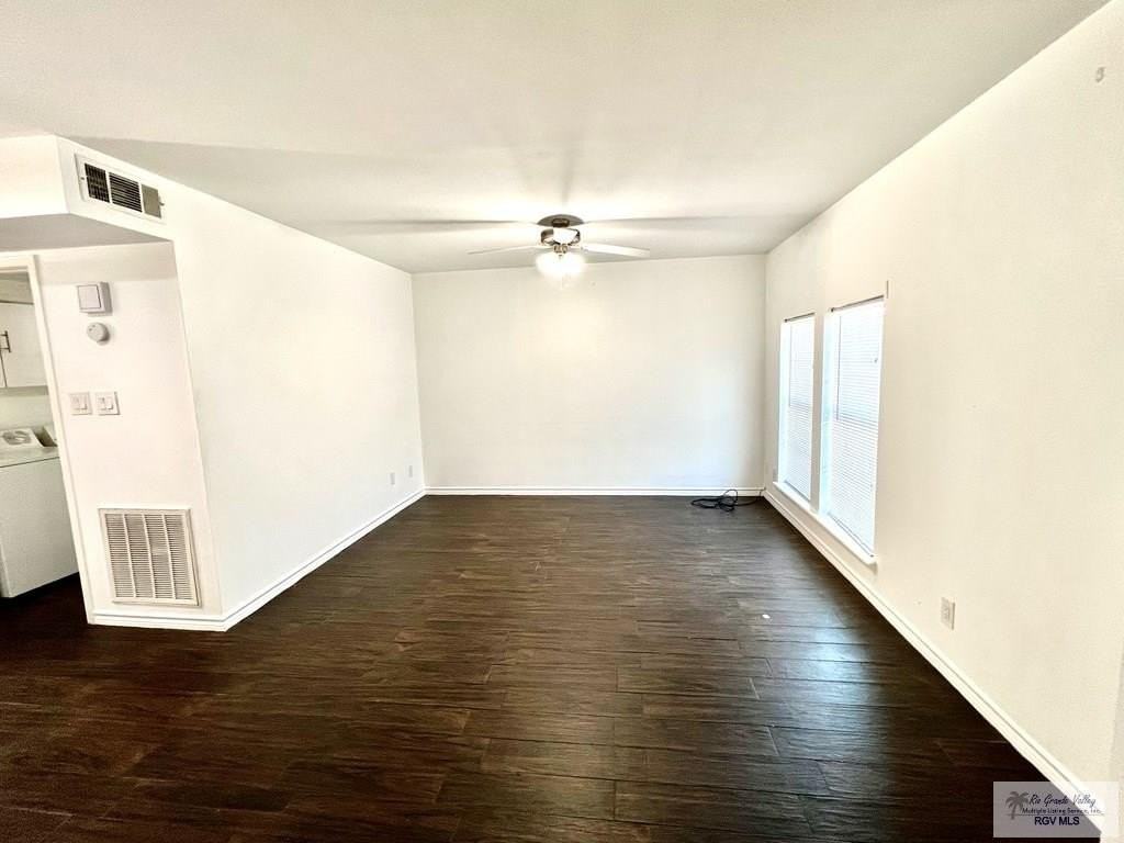 3908 Las Palmas Cir - Photo 4 of 32