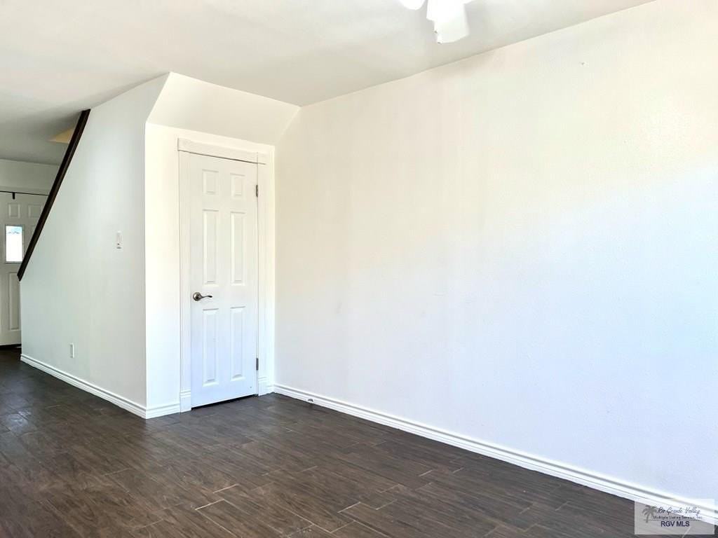 3908 Las Palmas Cir - Photo 5 of 32