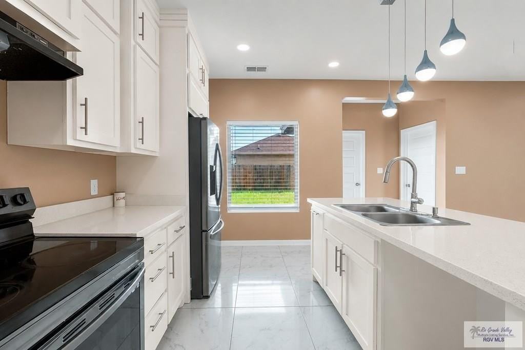 2904 Zeb Dr - Photo 4 of 27