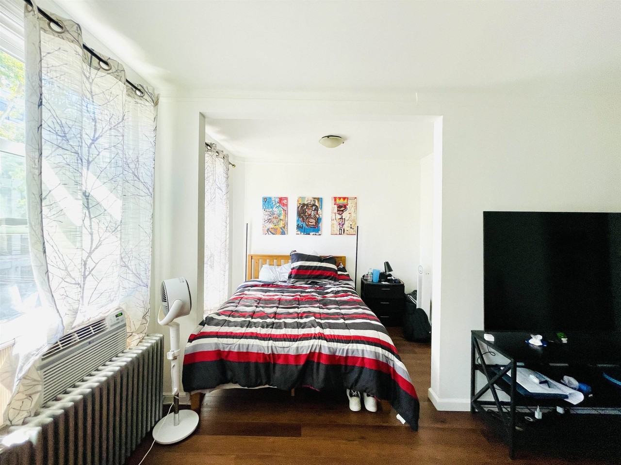 68 Jefferson Ave - Photo 2 of 5