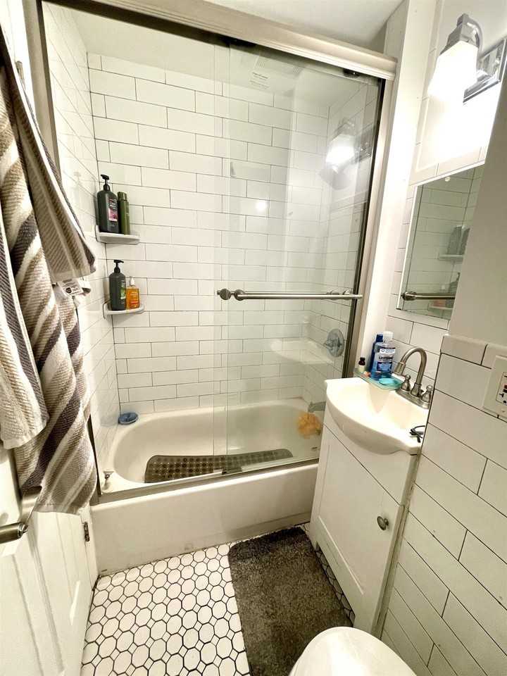 68 Jefferson Ave - Photo 4 of 5
