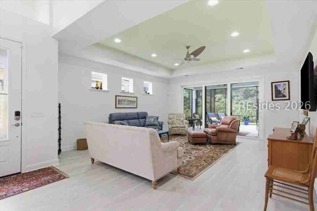 511 Landshark Blvd - Photo 4 of 28