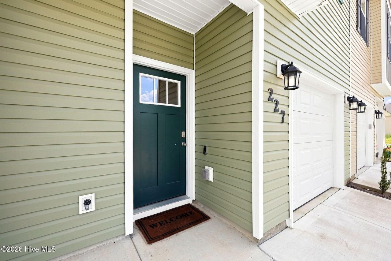 227 Crab Claw Spit Ln - Photo 5 of 43