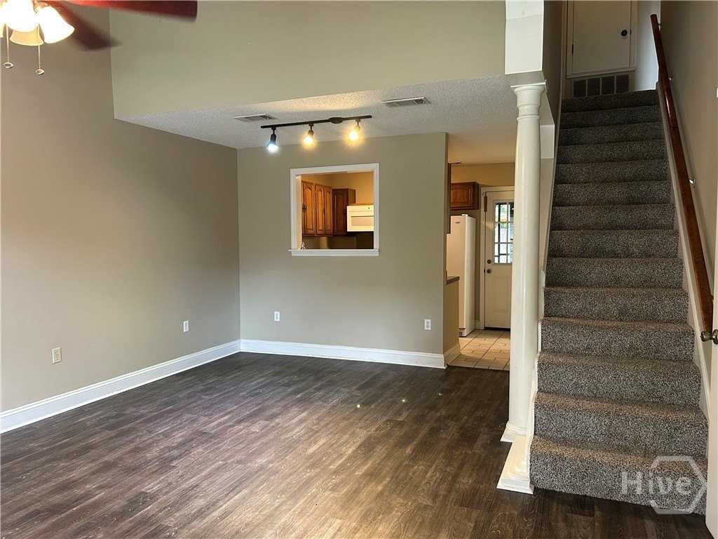 118 Fox Chase Rd - Photo 2 of 18
