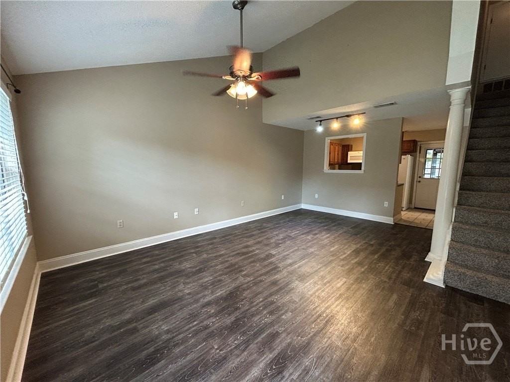 118 Fox Chase Rd - Photo 3 of 18