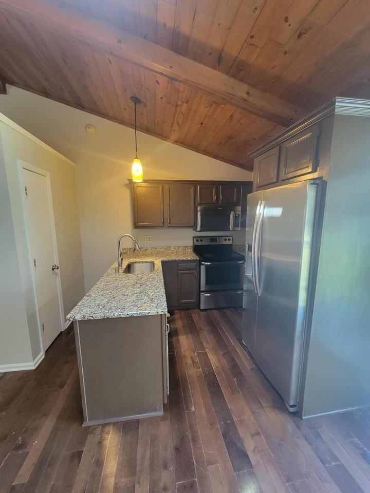 577 El Paseo Pl - Photo 3 of 10
