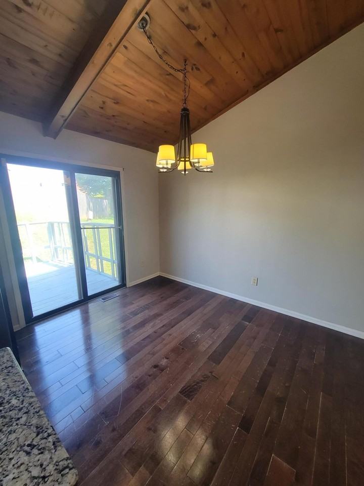577 El Paseo Pl - Photo 5 of 10