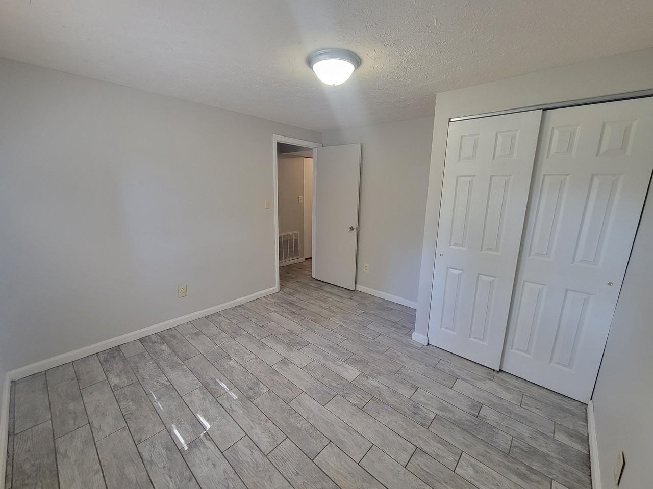 577 El Paseo Pl - Photo 7 of 10