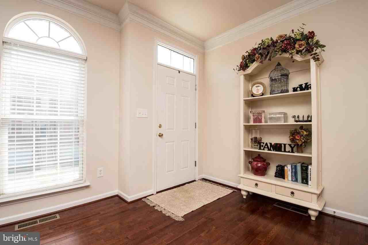 203 Misty Pond Ter - Photo 2 of 42