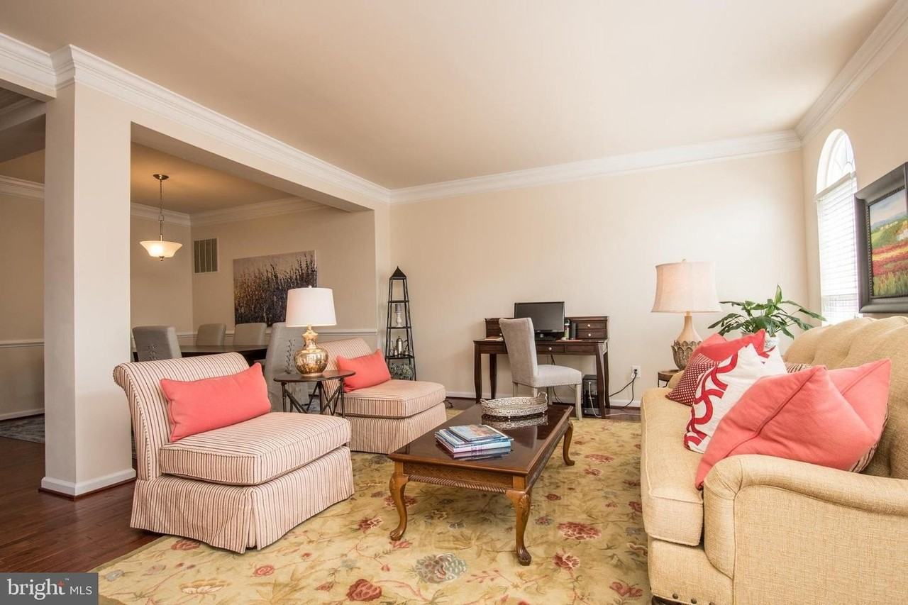 203 Misty Pond Ter - Photo 3 of 42