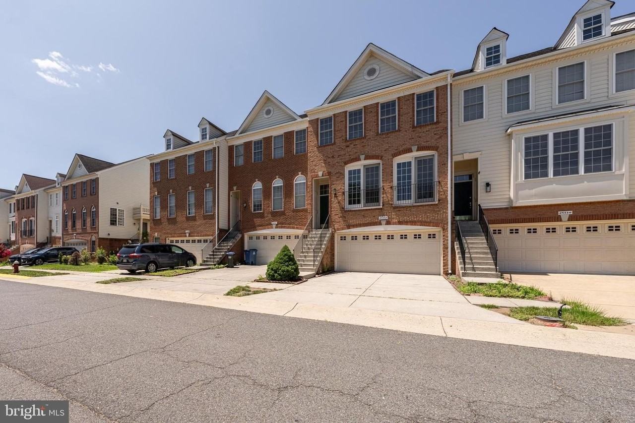 25332 Whippoorwill Ter - Photo 3 of 50