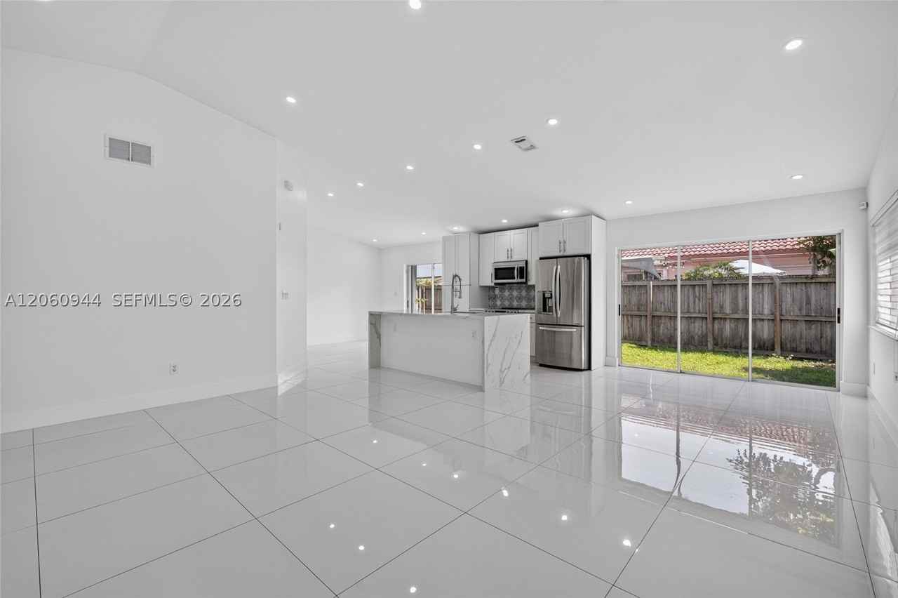15772 Sw 74th Ln - Photo 5 of 30