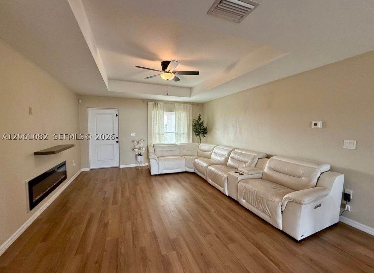 7033 Waldo Cir - Photo 4 of 29