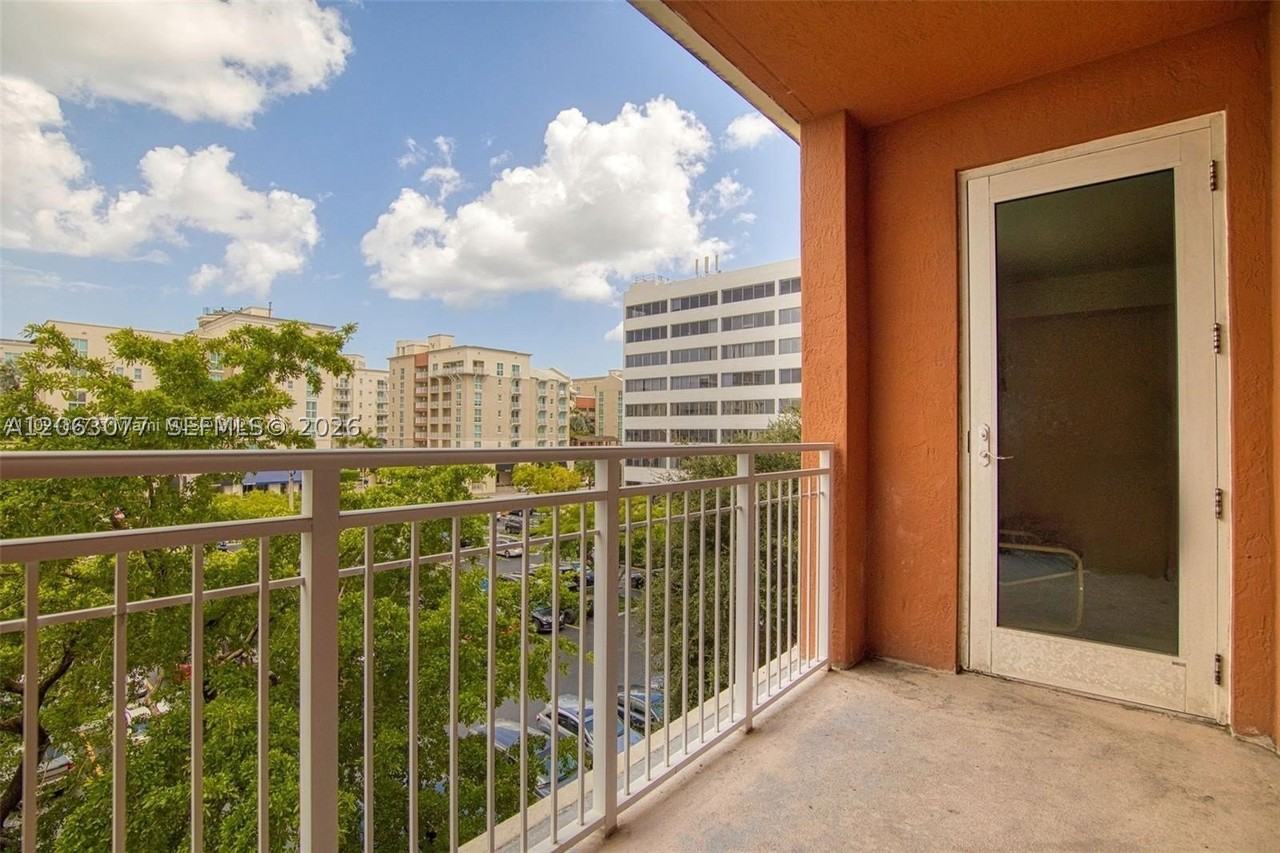 7355 Sw 89th St #425N - Photo 7 of 25