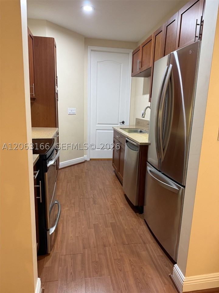 1333 Sw 4th Ct #1333 - Photo 5 of 18