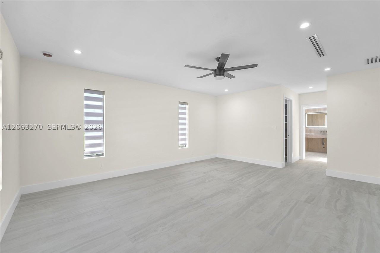 4700 Sw 110th Ave - Photo 7 of 13