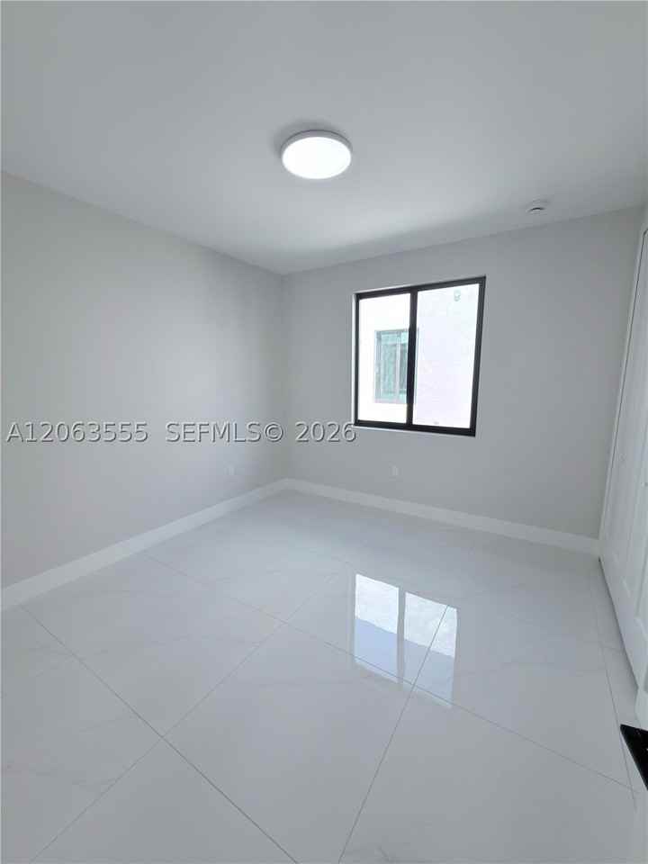 12368 Sw 219th St - Photo 7 of 15