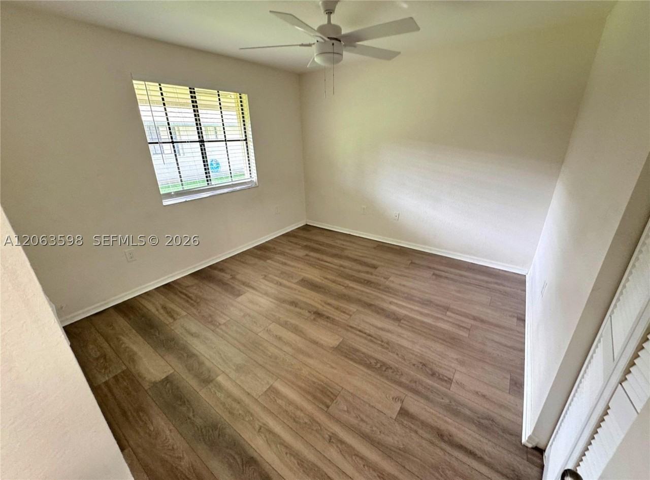 5637 Taft St #5637 - Photo 6 of 11