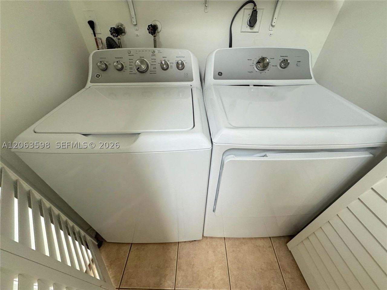5637 Taft St #5637 - Photo 7 of 11