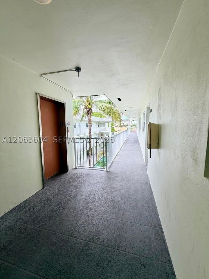 12890 Ne 8th Ave #304 - Photo 3 of 8