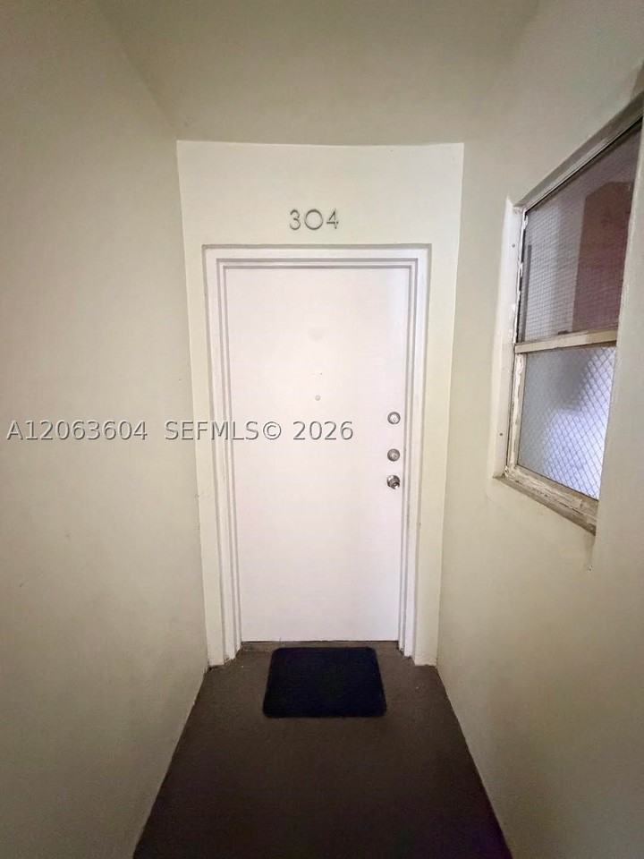 12890 Ne 8th Ave #304 - Photo 4 of 8