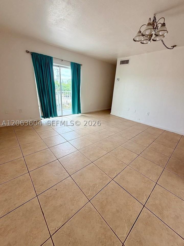 12890 Ne 8th Ave #304 - Photo 6 of 8
