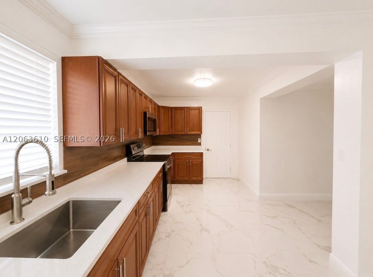 6049 Sw 39th St #6049 - Photo 7 of 16