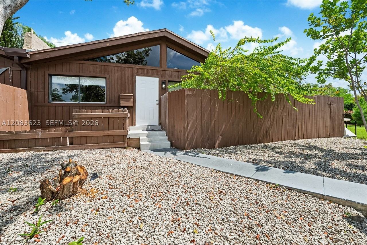 11333 Sw 112th Circle Ln N #11333 - Photo 2 of 15