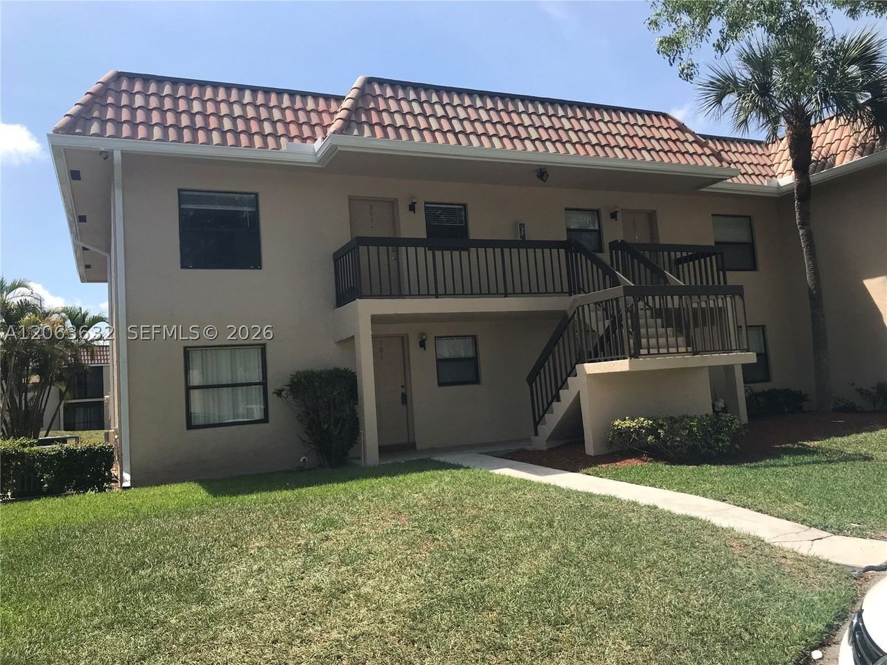 6796 Palmetto Cir S #101