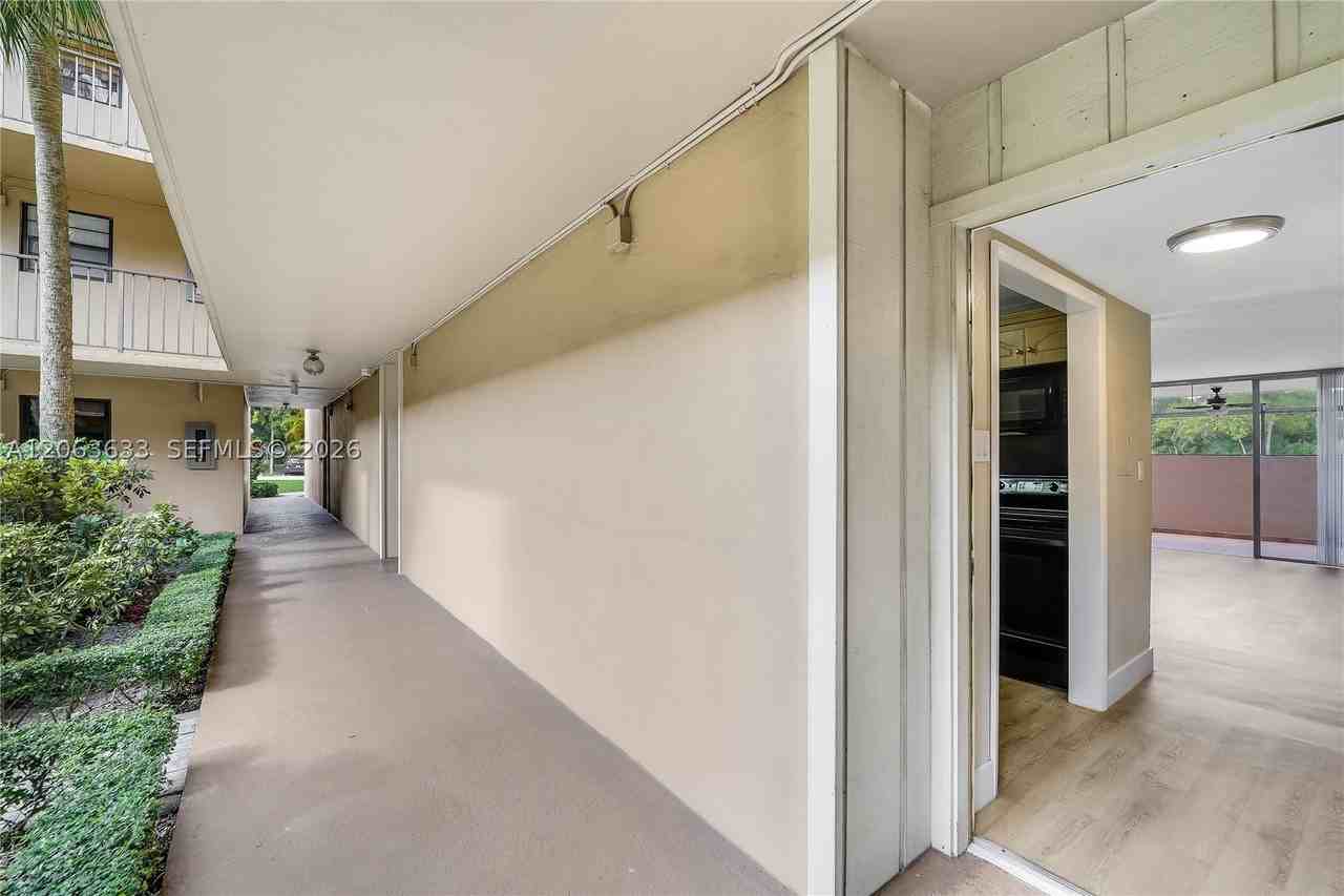 10425 Sw 112th Ave #103 - Photo 3 of 36