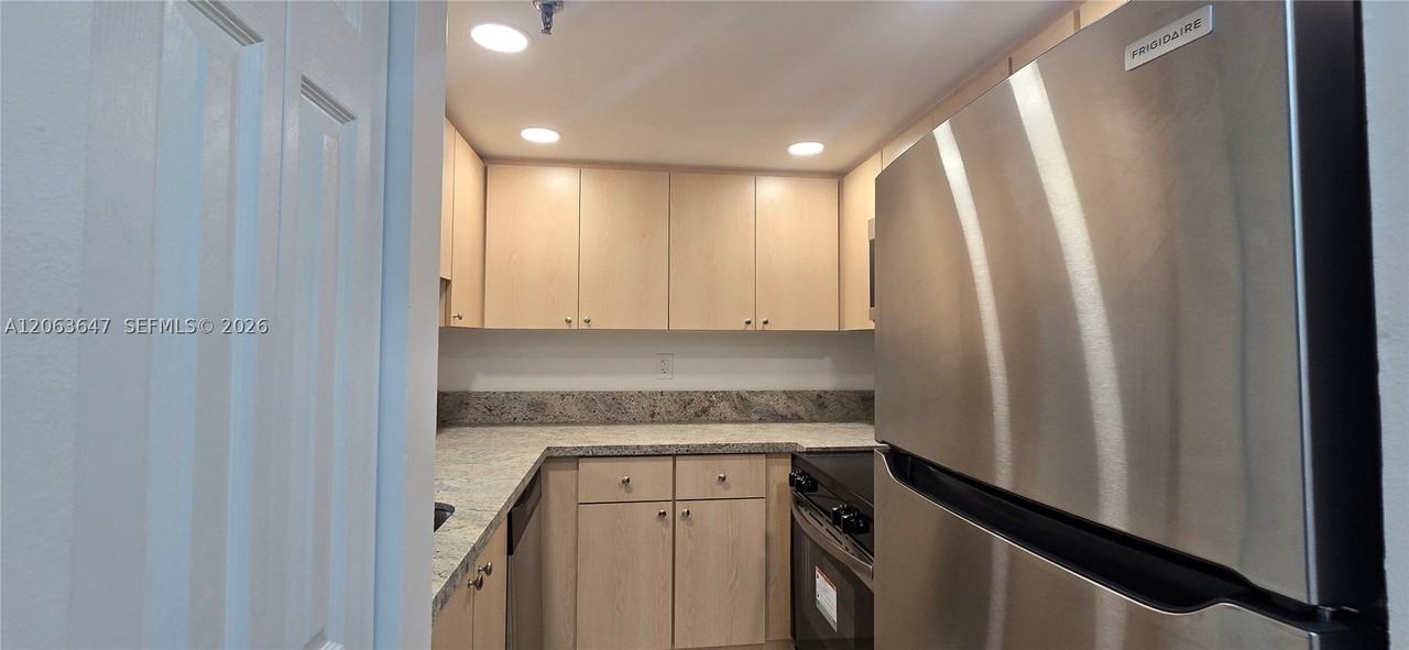 9688 Fontainebleau Blvd #404 - Photo 5 of 17